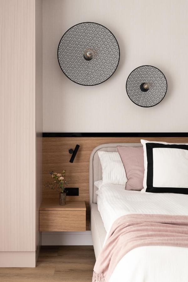 Apartment Rose With Bath By Oneapartments Sopot
