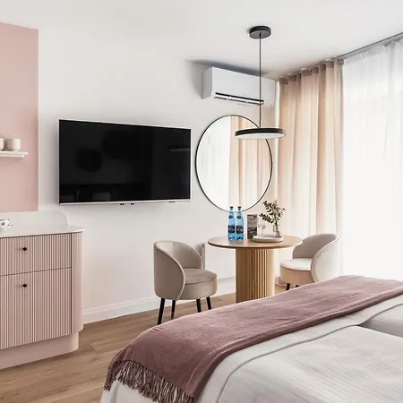 Rose With Bath By Oneapartments Sopot Exterior photo