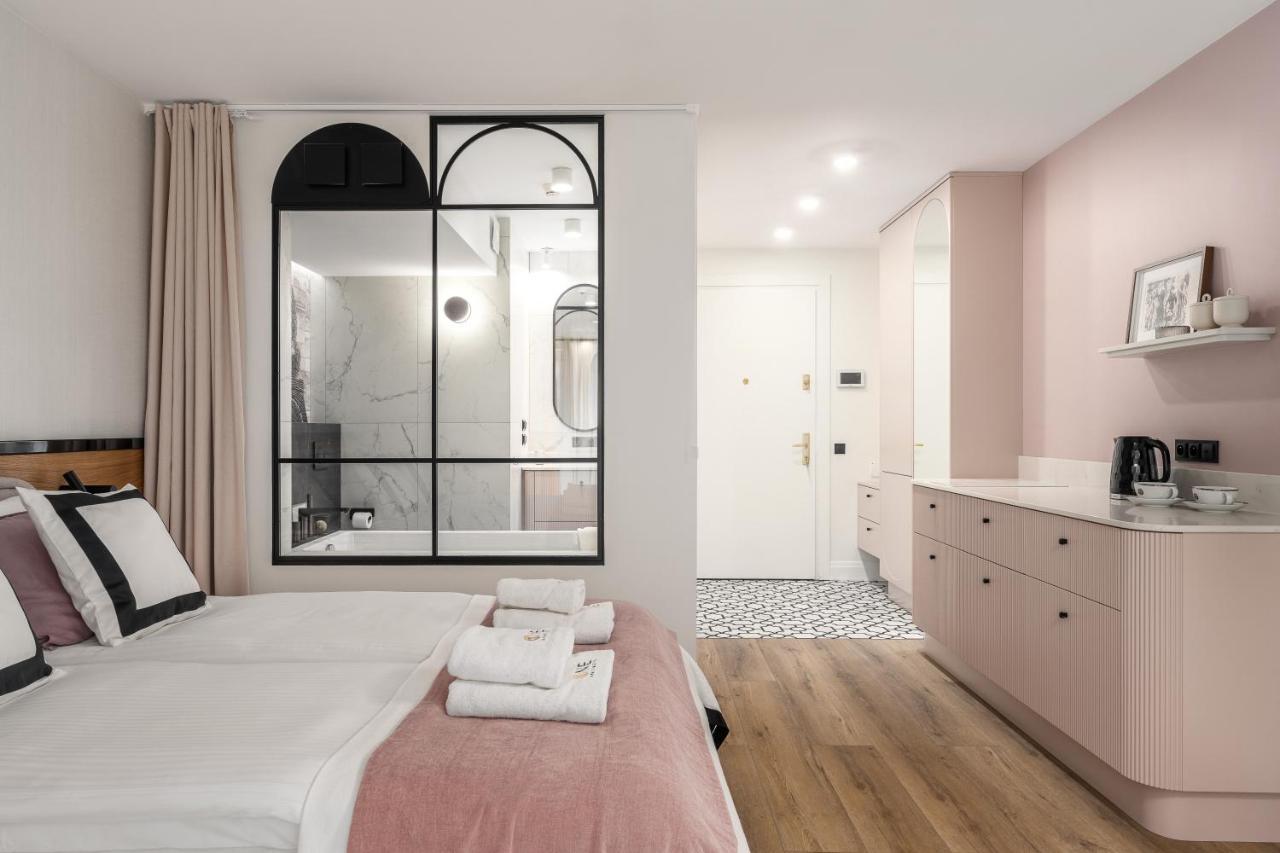 Rose With Bath By Oneapartments * Sopot